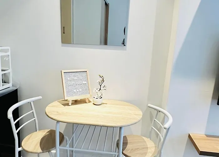 Cozy Penthouse I Wi-fi I Netflix L Pool Apartment