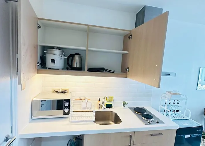 Cozy Penthouse I Wi-fi I Netflix L Pool Manila